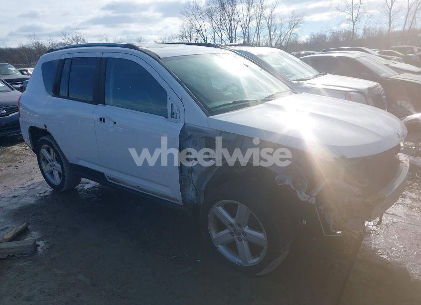 2014 Jeep Compass HIGH ALTITUDE (VIN 1C4NJCEAXED889721) main photo