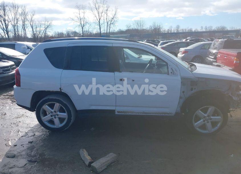 Photo 14 of 2014 Jeep Compass HIGH ALTITUDE (VIN 1C4NJCEAXED889721)