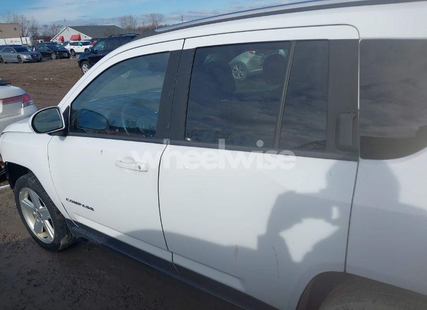 Photo 15 of 2014 Jeep Compass HIGH ALTITUDE (VIN 1C4NJCEAXED889721)