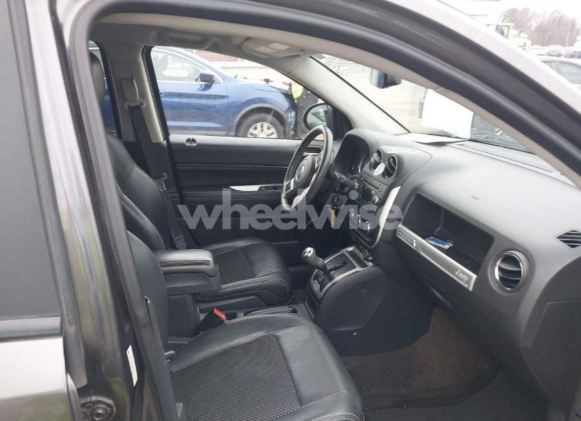 Photo 5 of 2016 Jeep Compass LATITUDE (VIN 1C4NJCEAXGD648311)