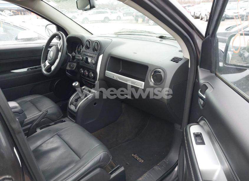 Photo 5 of 2016 Jeep Compass HIGH ALTITUDE EDITION (VIN 1C4NJCEAXGD760221)