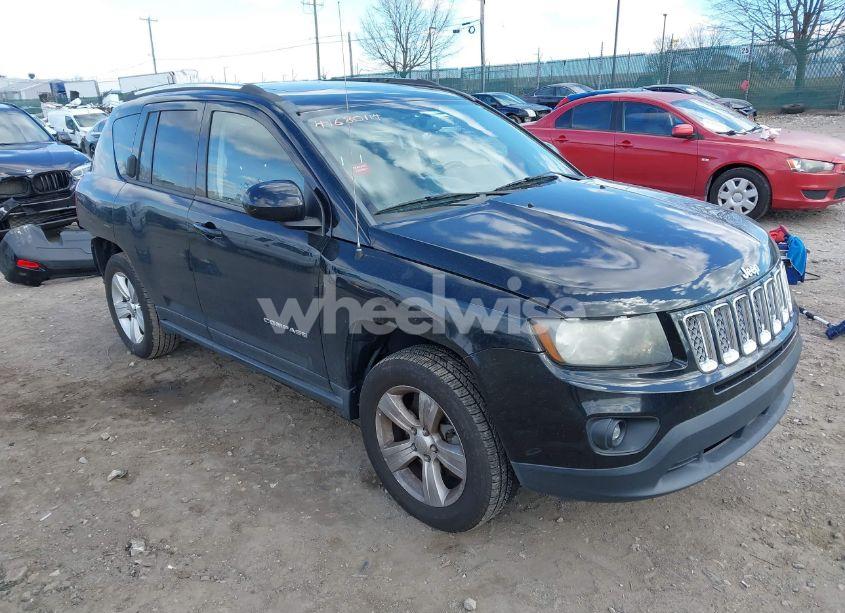 2014 Jeep Compass LATITUDE (VIN 1C4NJCEB0ED628221) main photo