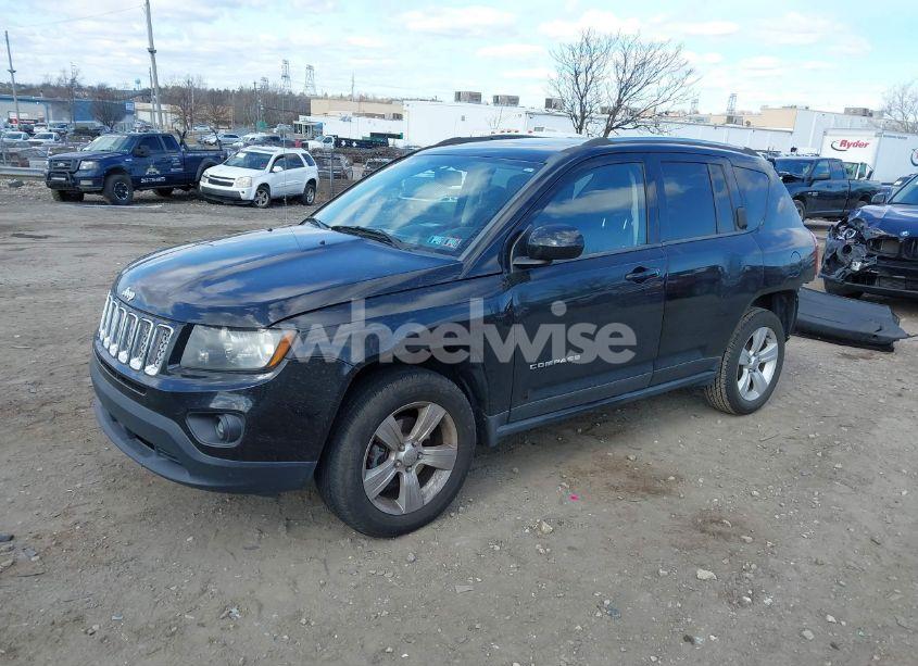 Photo 2 of 2014 Jeep Compass LATITUDE (VIN 1C4NJCEB0ED628221)