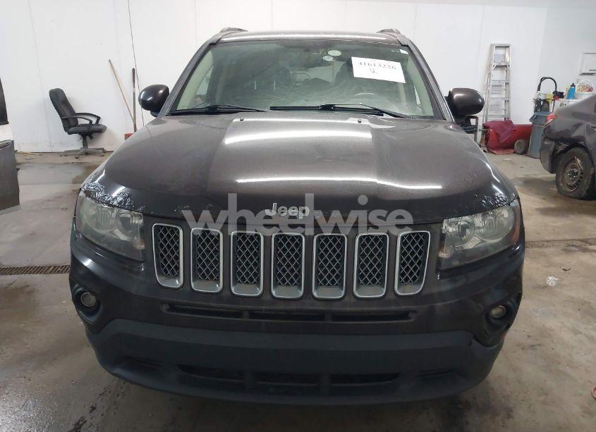 Photo 13 of 2014 Jeep Compass LATITUDE (VIN 1C4NJCEB0ED628378)