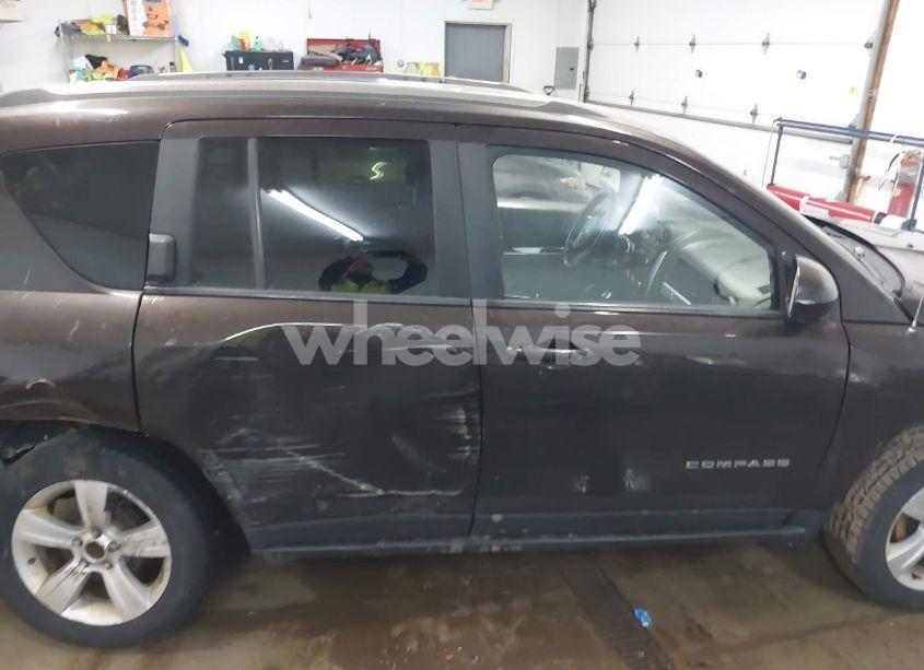 Photo 14 of 2014 Jeep Compass LATITUDE (VIN 1C4NJCEB0ED628378)