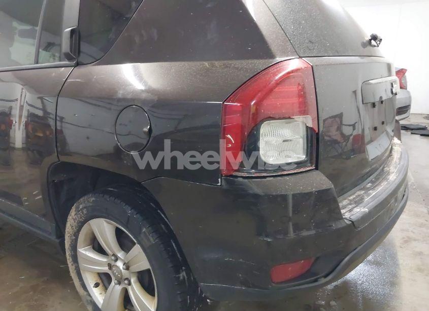 Photo 18 of 2014 Jeep Compass LATITUDE (VIN 1C4NJCEB0ED628378)