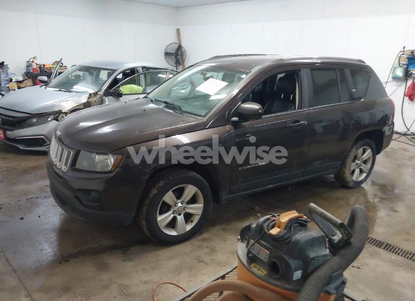 Photo 2 of 2014 Jeep Compass LATITUDE (VIN 1C4NJCEB0ED628378)