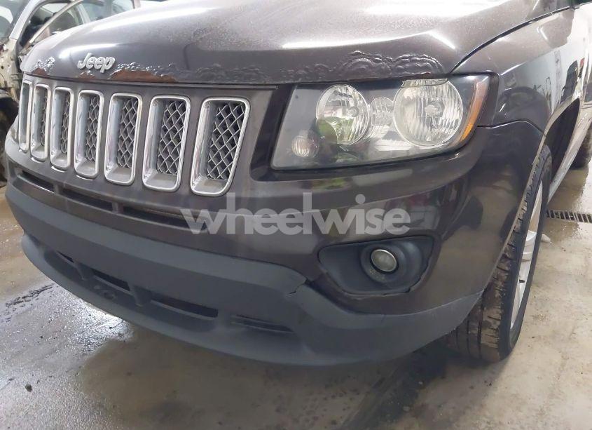 Photo 20 of 2014 Jeep Compass LATITUDE (VIN 1C4NJCEB0ED628378)