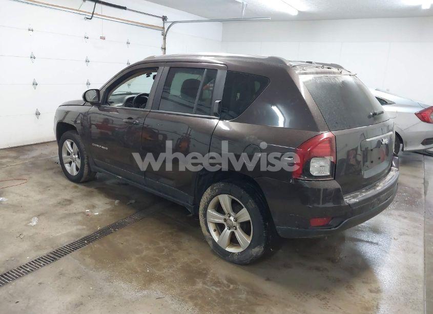 Photo 3 of 2014 Jeep Compass LATITUDE (VIN 1C4NJCEB0ED628378)