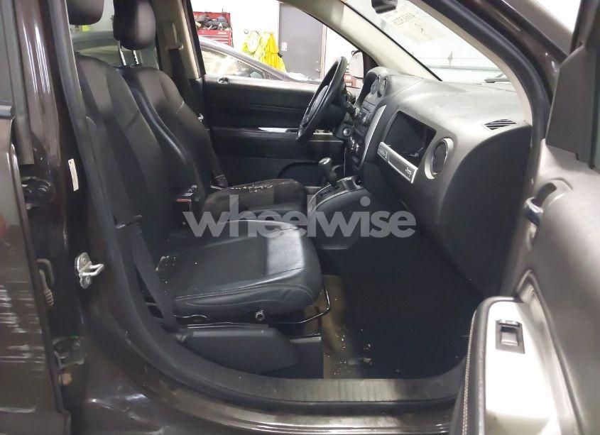 Photo 5 of 2014 Jeep Compass LATITUDE (VIN 1C4NJCEB0ED628378)