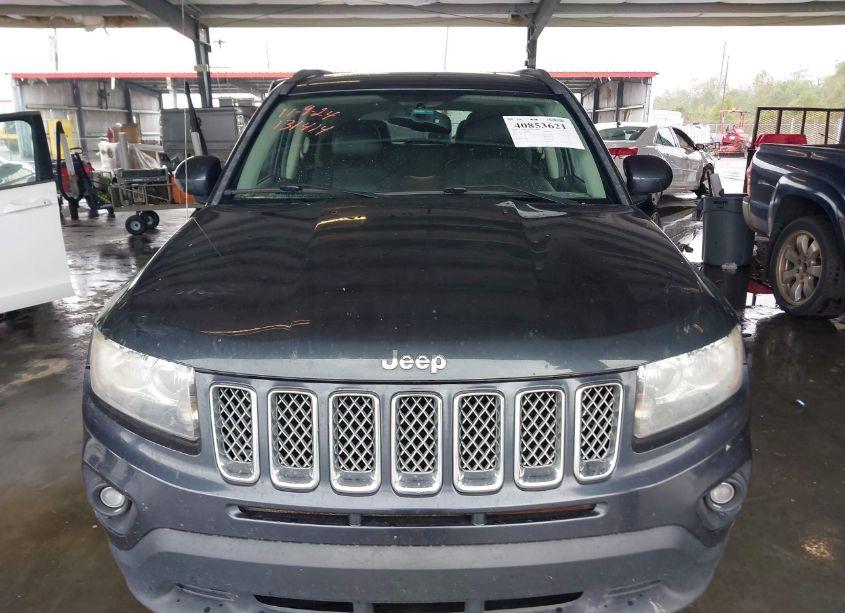 Photo 12 of 2015 Jeep Compass LATITUDE (VIN 1C4NJCEB0FD131414)