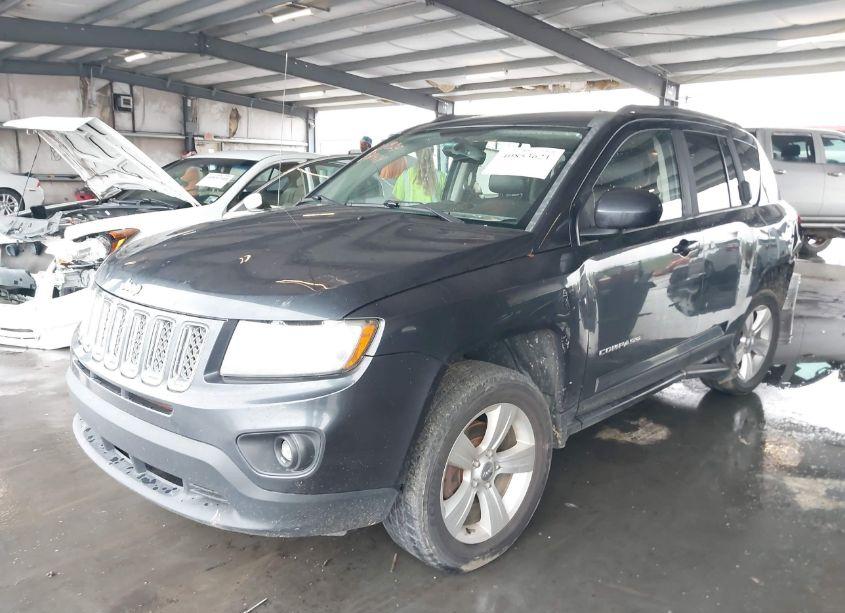 Photo 2 of 2015 Jeep Compass LATITUDE (VIN 1C4NJCEB0FD131414)