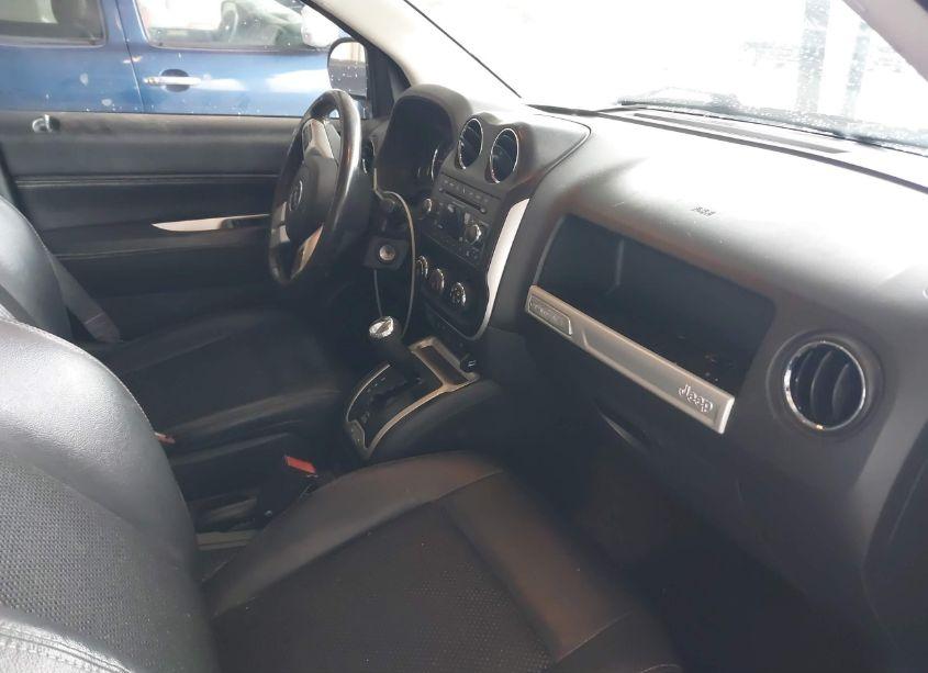 Photo 5 of 2015 Jeep Compass LATITUDE (VIN 1C4NJCEB0FD131414)