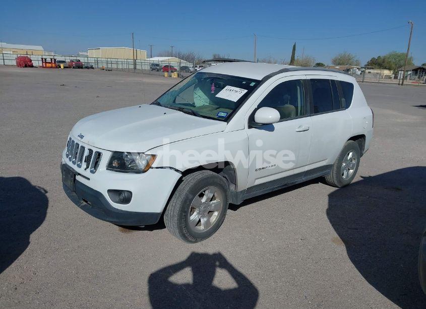 Photo 2 of 2016 Jeep Compass LATITUDE (VIN 1C4NJCEB0GD709965)