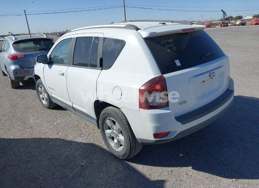 Photo 3 of 2016 Jeep Compass LATITUDE (VIN 1C4NJCEB0GD709965)