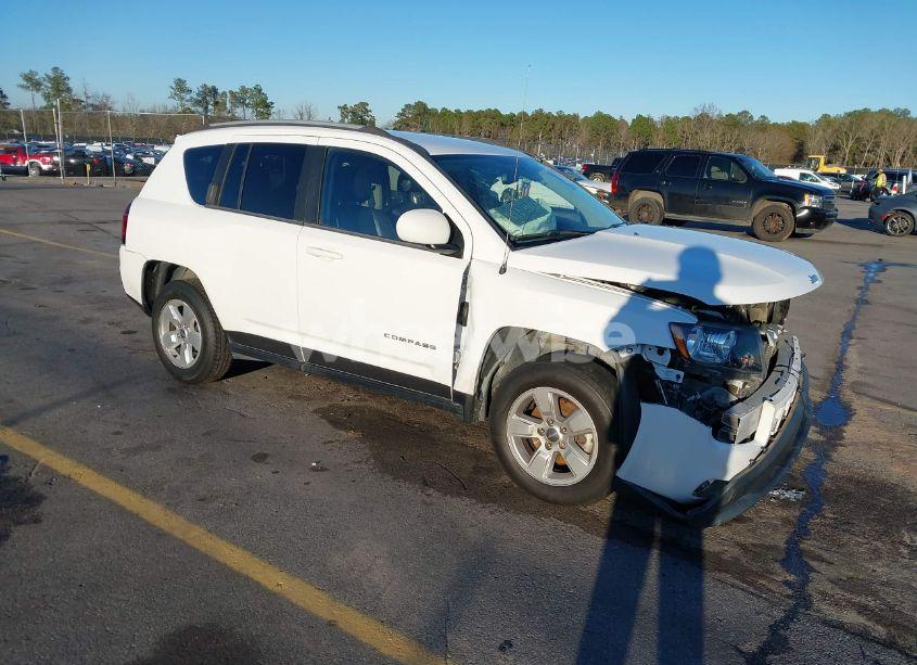 2017 Jeep Compass LATITUDE FWD (VIN 1C4NJCEB0HD198775) main photo