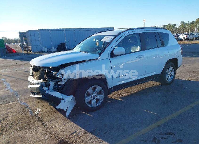 Photo 2 of 2017 Jeep Compass LATITUDE FWD (VIN 1C4NJCEB0HD198775)