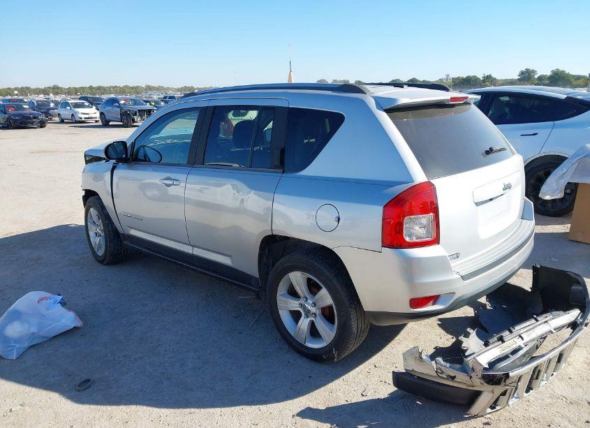 Photo 3 of 2013 Jeep Compass LATITUDE (VIN 1C4NJCEB1DD255334)