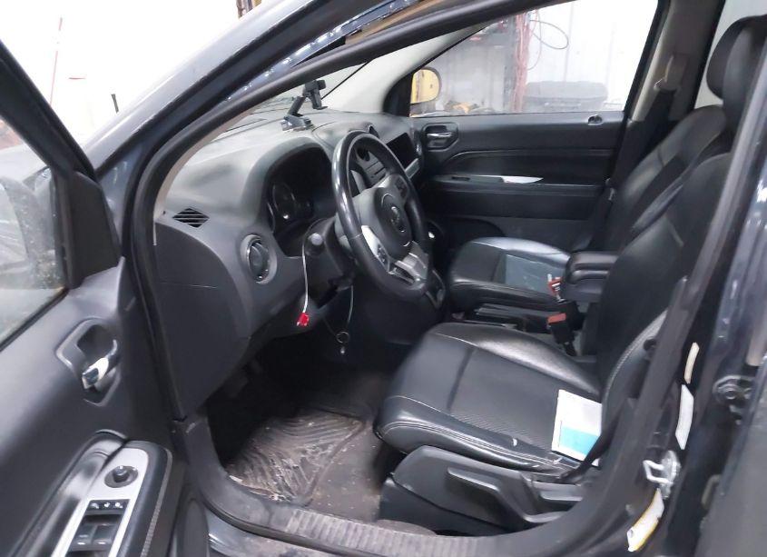 Photo 5 of 2014 Jeep Compass LATITUDE (VIN 1C4NJCEB1ED802295)