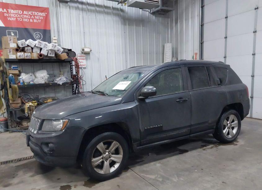 Photo 6 of 2014 Jeep Compass LATITUDE (VIN 1C4NJCEB1ED802295)