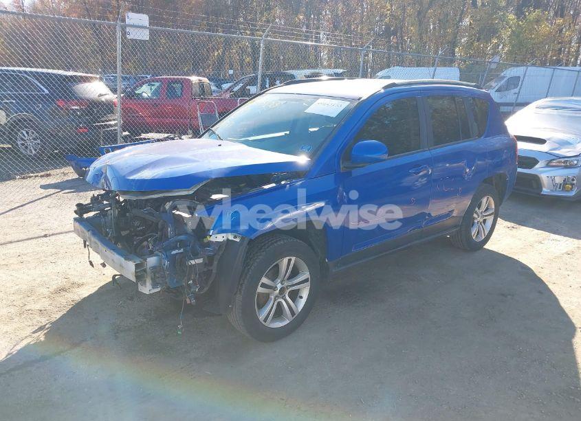 Photo 2 of 2014 Jeep Compass LATITUDE (VIN 1C4NJCEB3ED698750)