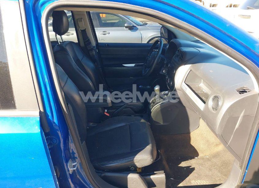 Photo 5 of 2014 Jeep Compass LATITUDE (VIN 1C4NJCEB3ED698750)