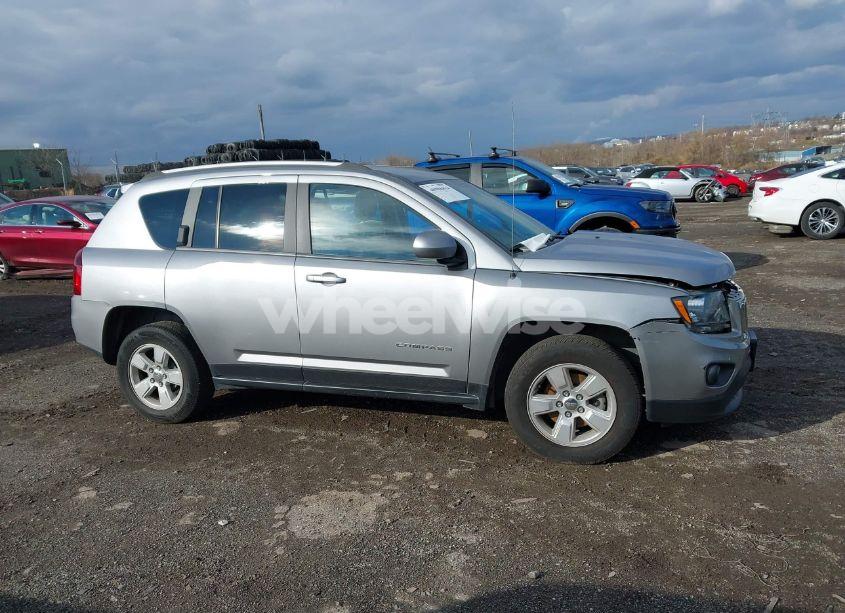 Photo 13 of 2017 Jeep Compass LATITUDE FWD (VIN 1C4NJCEB5HD163021)