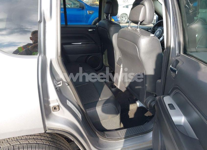 Photo 8 of 2017 Jeep Compass LATITUDE FWD (VIN 1C4NJCEB5HD163021)