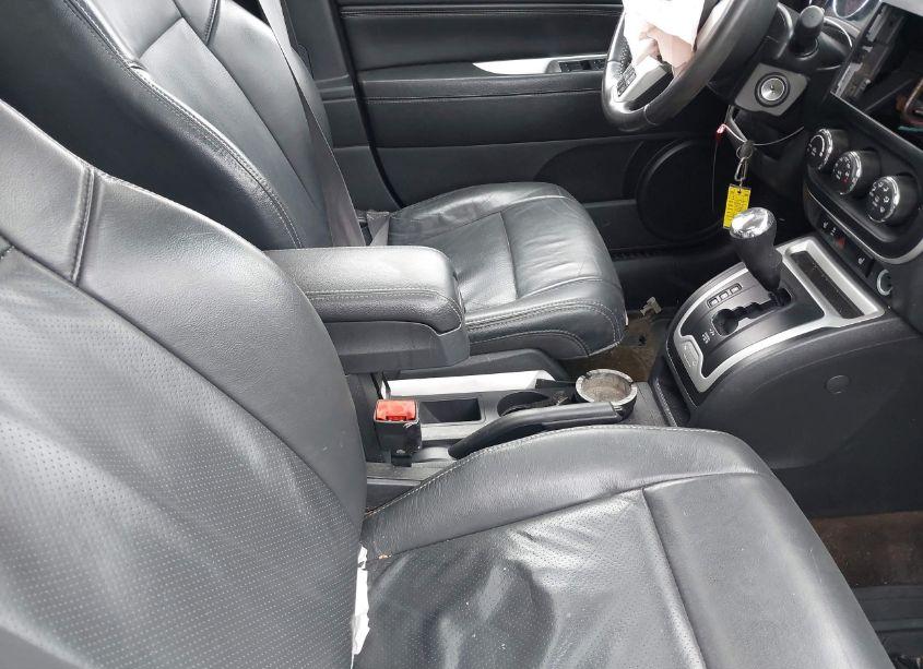 Photo 5 of 2017 Jeep Compass HIGH ALTITUDE FWD (VIN 1C4NJCEB5HD189361)