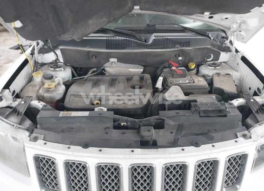 Photo 10 of 2014 Jeep Compass LATITUDE (VIN 1C4NJCEB7ED707997)