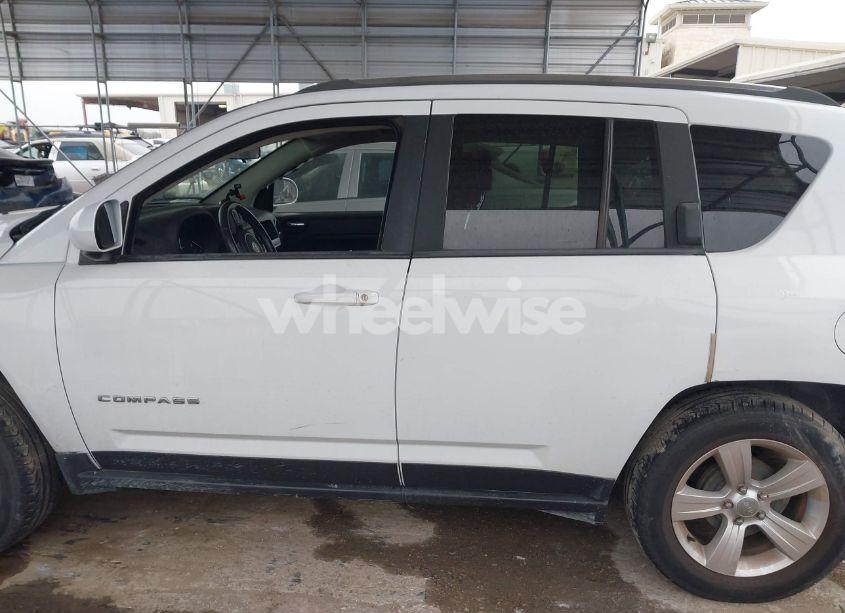 Photo 14 of 2014 Jeep Compass LATITUDE (VIN 1C4NJCEB7ED707997)