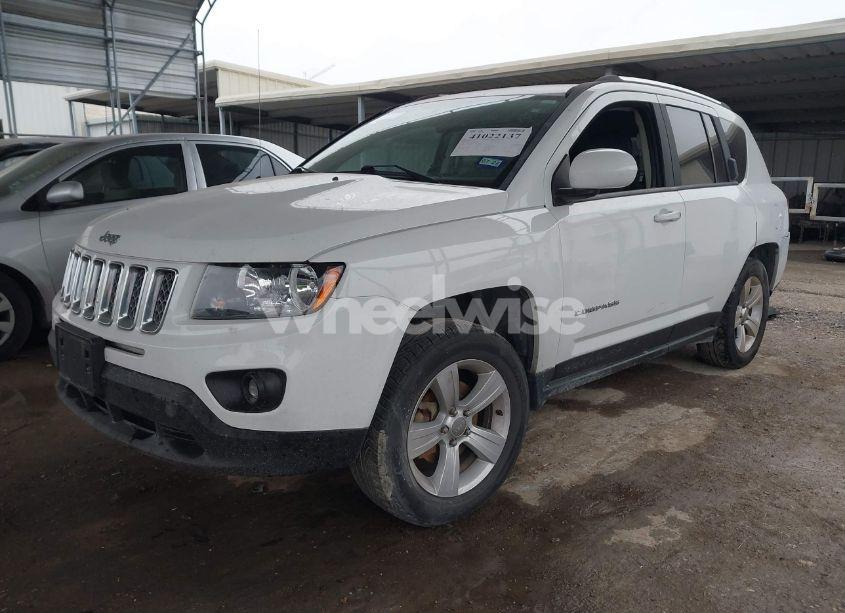 Photo 2 of 2014 Jeep Compass LATITUDE (VIN 1C4NJCEB7ED707997)