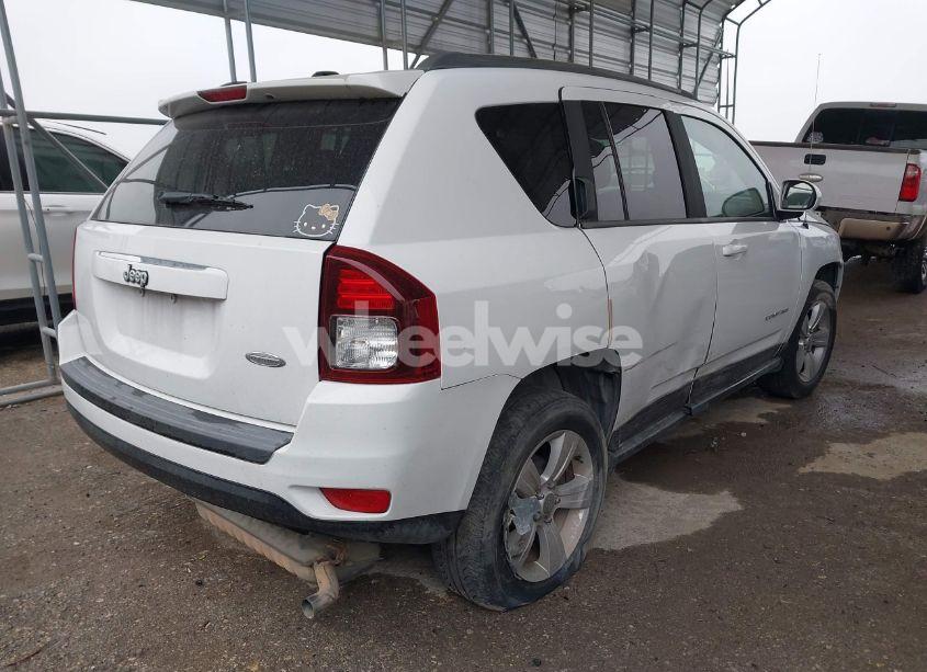 Photo 4 of 2014 Jeep Compass LATITUDE (VIN 1C4NJCEB7ED707997)