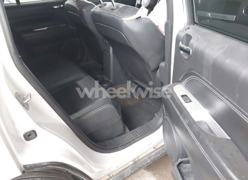 Photo 8 of 2014 Jeep Compass LATITUDE (VIN 1C4NJCEB7ED707997)