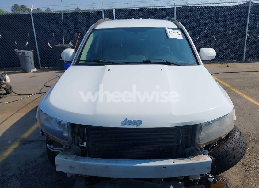 Photo 13 of 2014 Jeep Compass LATITUDE (VIN 1C4NJCEB7ED794428)