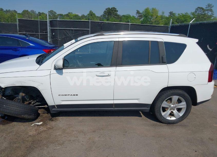 Photo 15 of 2014 Jeep Compass LATITUDE (VIN 1C4NJCEB7ED794428)