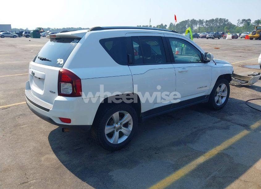 Photo 4 of 2014 Jeep Compass LATITUDE (VIN 1C4NJCEB7ED794428)