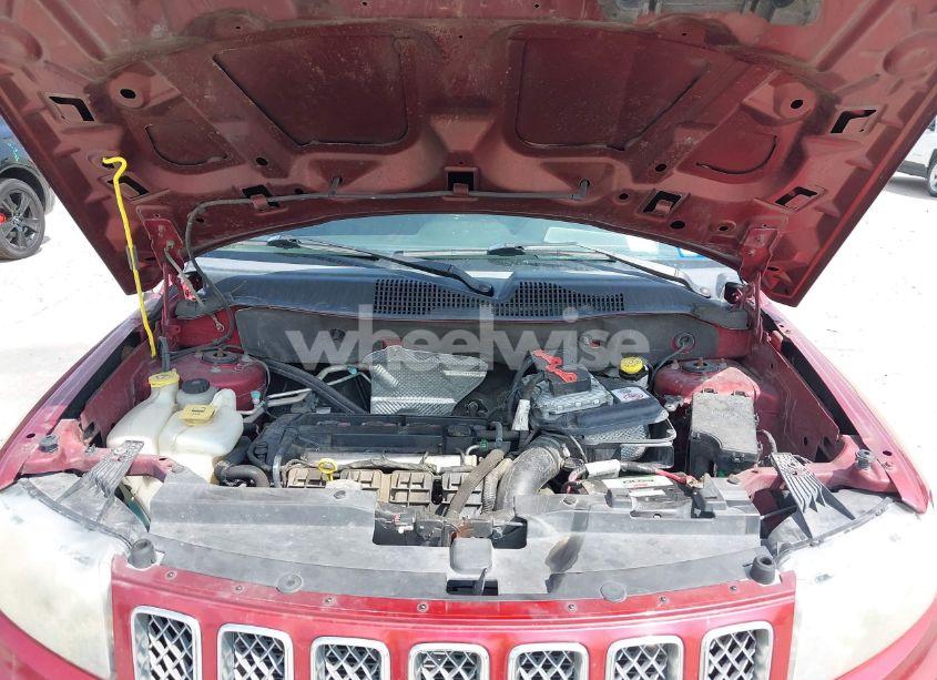 Photo 10 of 2014 Jeep Compass LATITUDE (VIN 1C4NJCEB7ED893976)