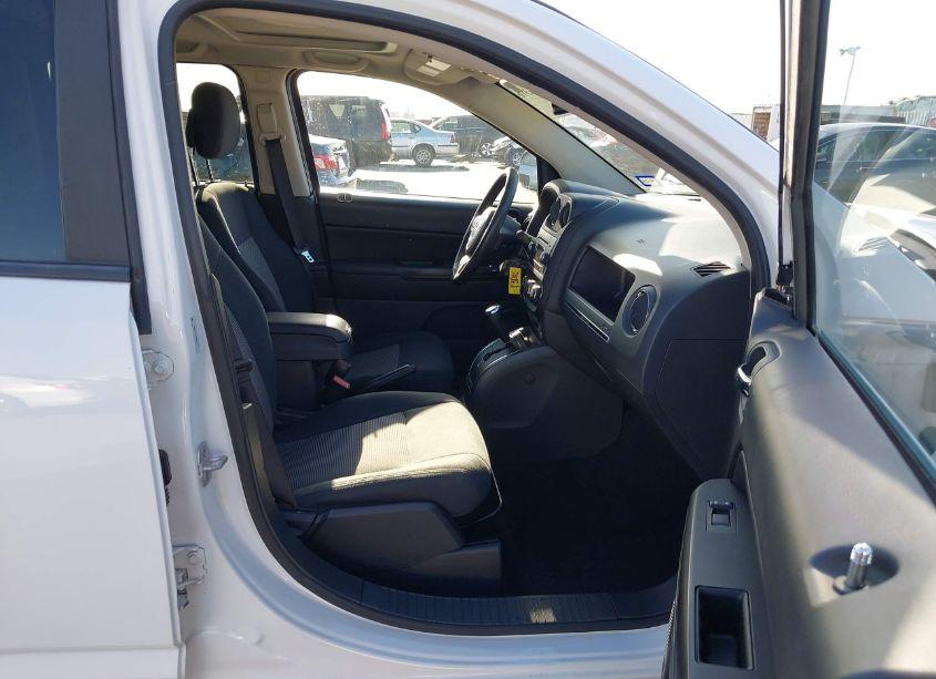 Photo 5 of 2012 Jeep Compass LATITUDE (VIN 1C4NJCEB8CD688289)