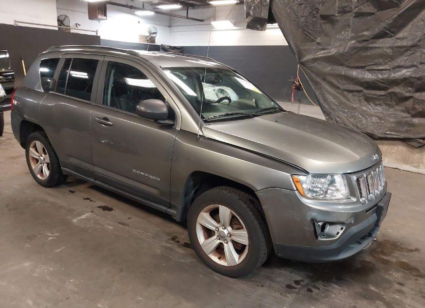 2013 Jeep Compass LATITUDE (VIN 1C4NJCEB8DD255024) main photo