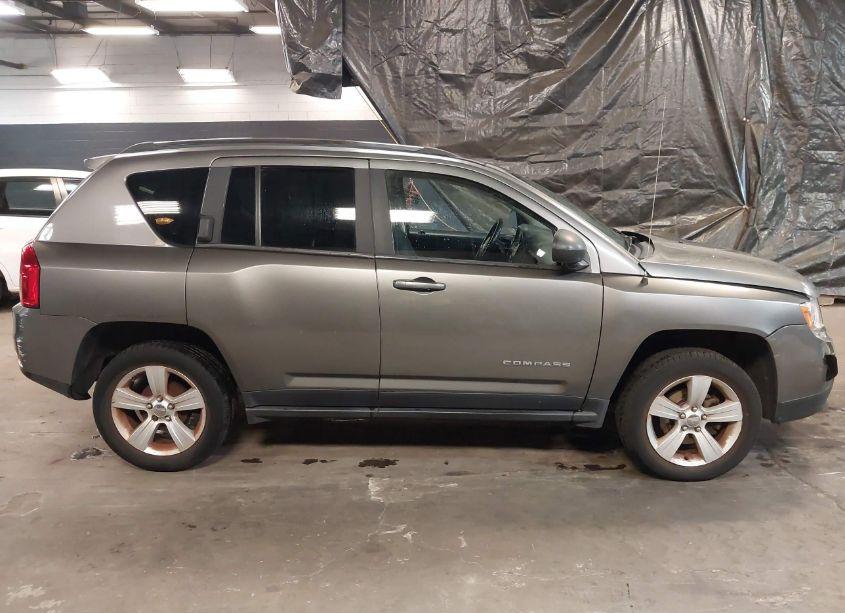 Photo 13 of 2013 Jeep Compass LATITUDE (VIN 1C4NJCEB8DD255024)