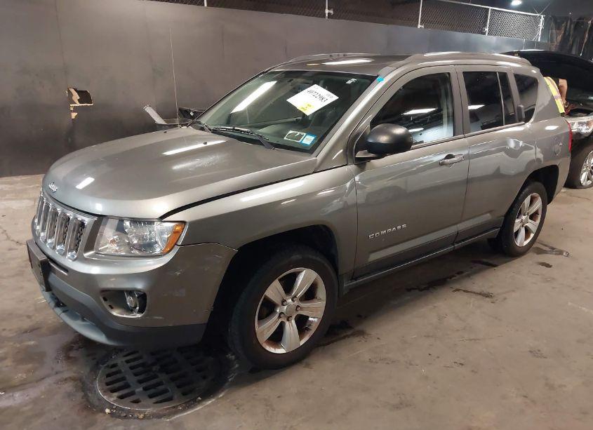 Photo 2 of 2013 Jeep Compass LATITUDE (VIN 1C4NJCEB8DD255024)