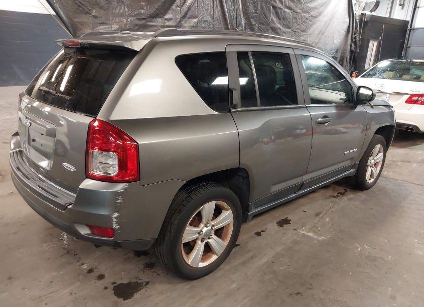 Photo 4 of 2013 Jeep Compass LATITUDE (VIN 1C4NJCEB8DD255024)