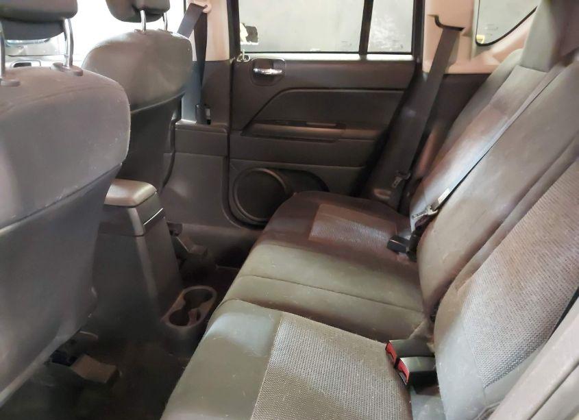 Photo 8 of 2013 Jeep Compass LATITUDE (VIN 1C4NJCEB8DD255024)