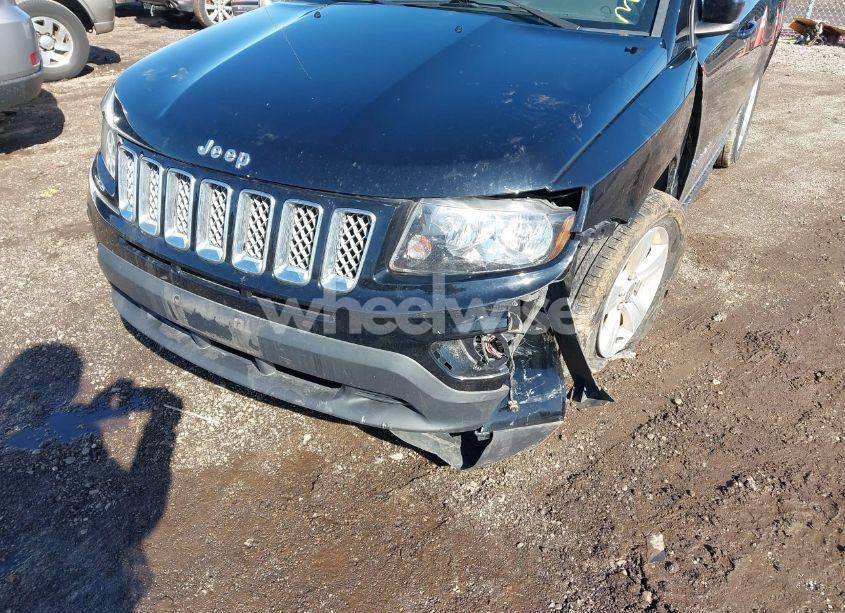 Photo 12 of 2014 Jeep Compass LATITUDE (VIN 1C4NJCEB8ED508876)