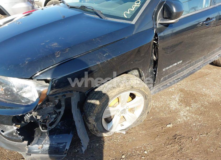 Photo 13 of 2014 Jeep Compass LATITUDE (VIN 1C4NJCEB8ED508876)