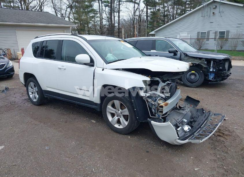 2014 Jeep Compass LATITUDE (VIN 1C4NJCEB8ED518193) main photo