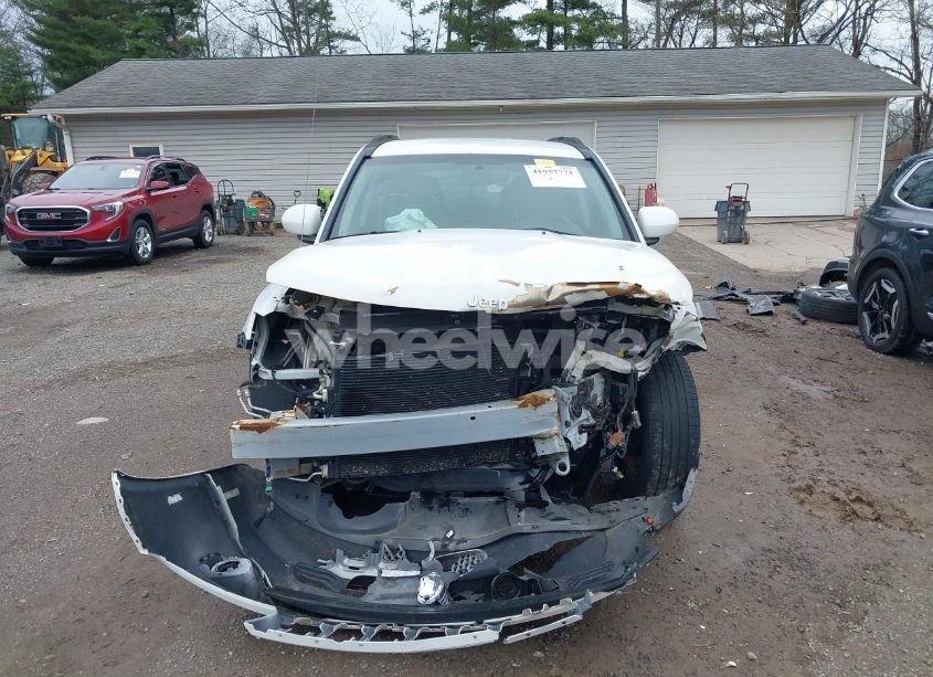 Photo 13 of 2014 Jeep Compass LATITUDE (VIN 1C4NJCEB8ED518193)