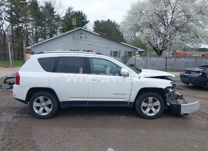Photo 14 of 2014 Jeep Compass LATITUDE (VIN 1C4NJCEB8ED518193)