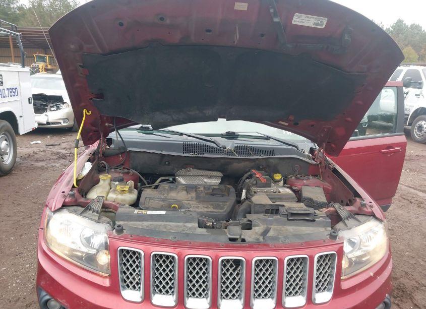 Photo 10 of 2015 Jeep Compass LATITUDE (VIN 1C4NJCEB8FD296319)